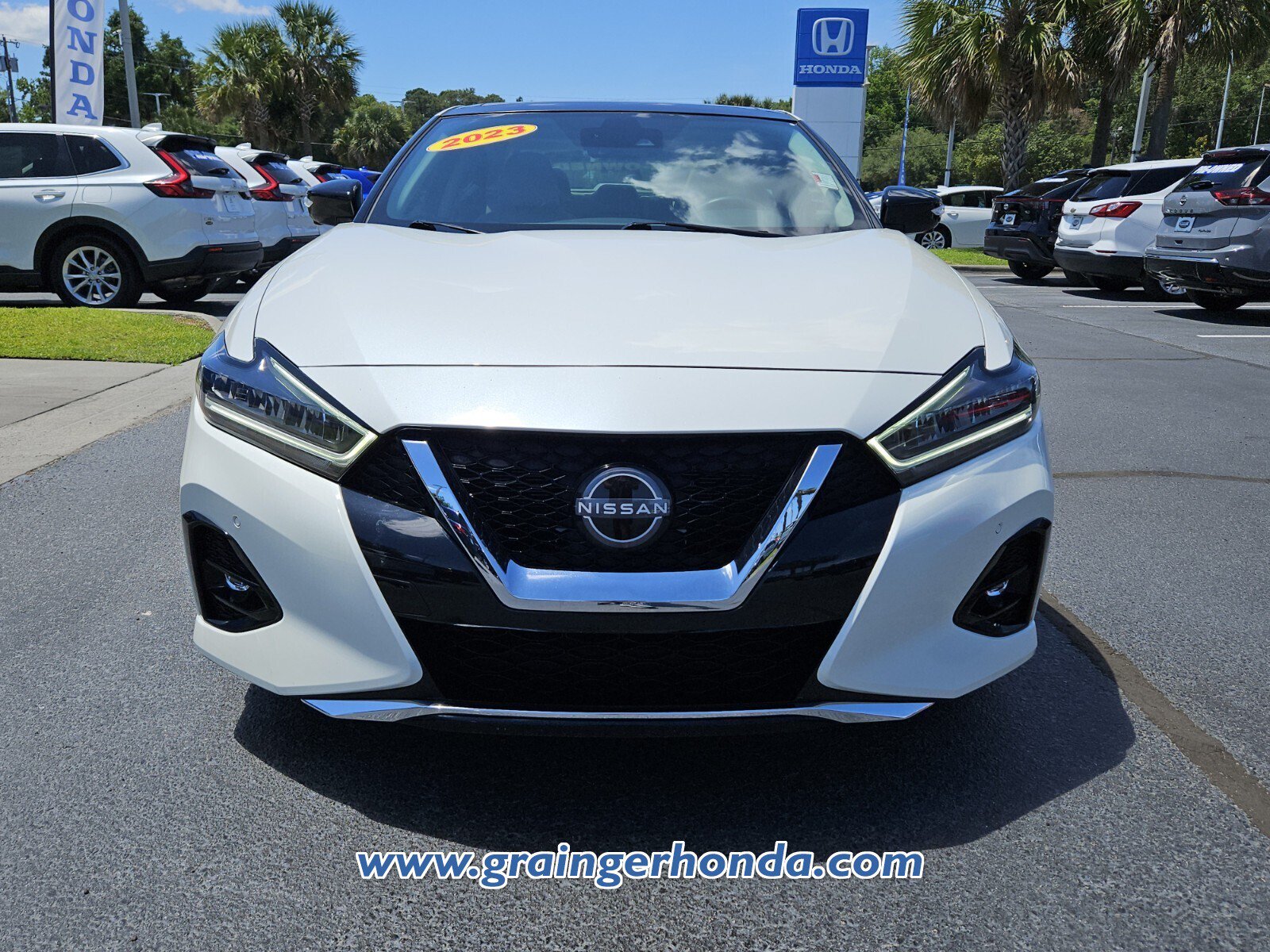 Used 2023 Nissan Maxima Platinum w/ Sport Mat Group FWD image 8
