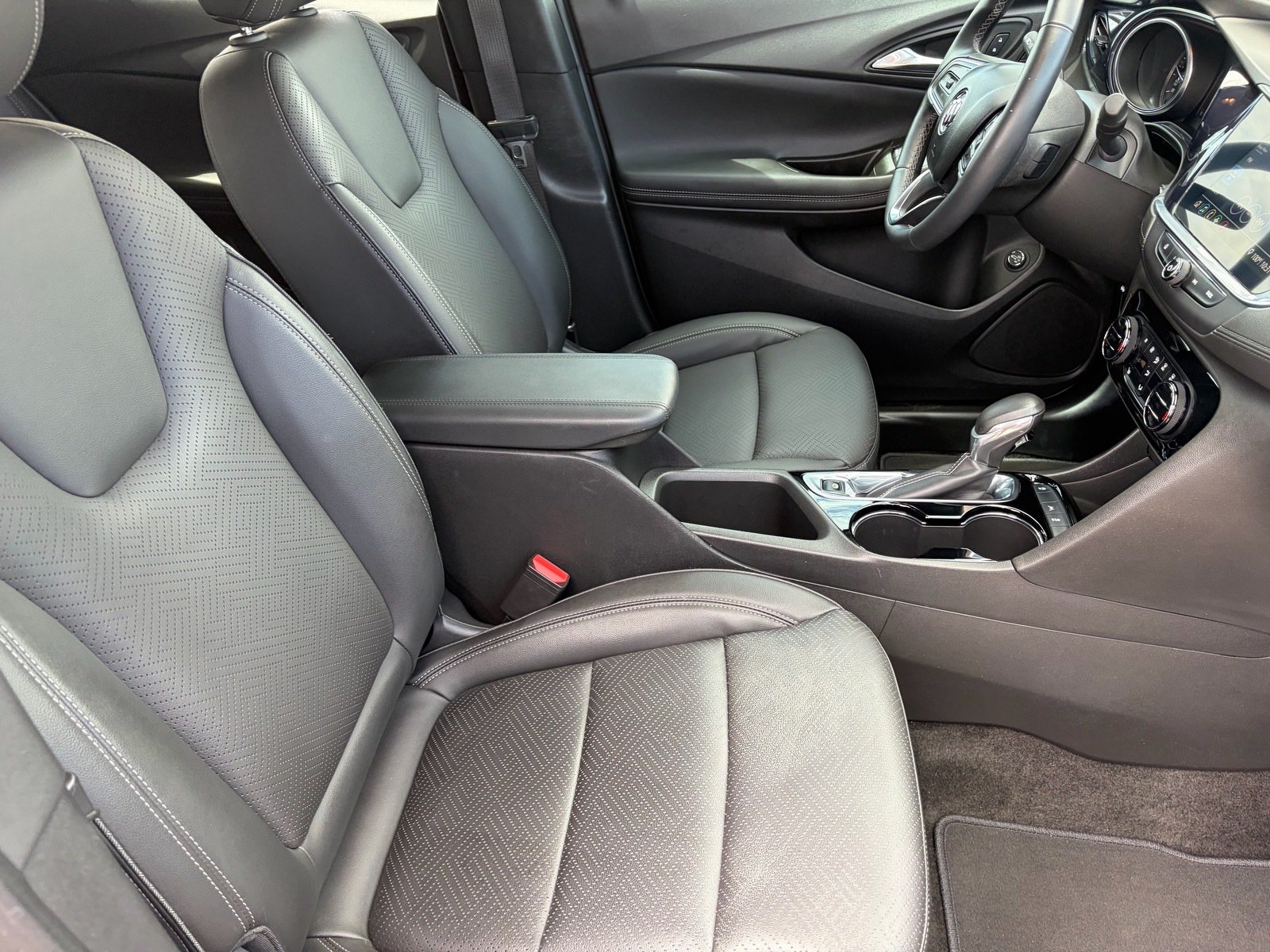 Used 2023 Buick Encore GX Essence w/ Experience Buick Package FWD image 29