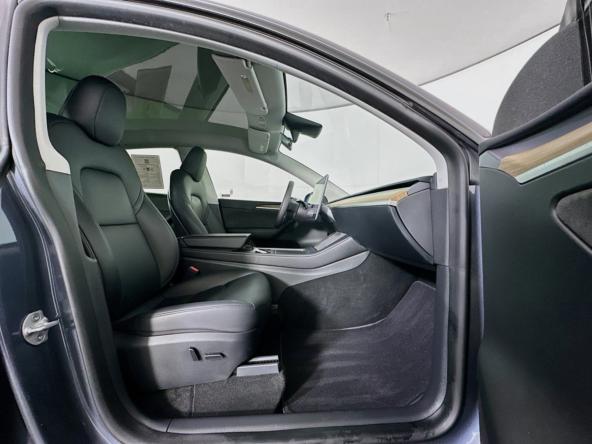 Used 2023 Tesla Model Y Performance image 31