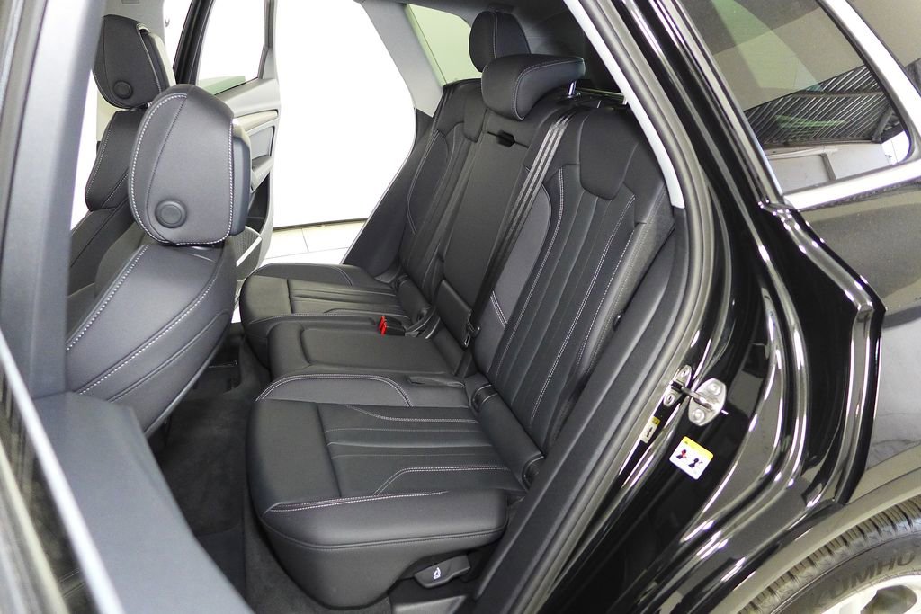 Used 2025 Audi Q5 e Premium Plus w/ Premium Plus Package image 21