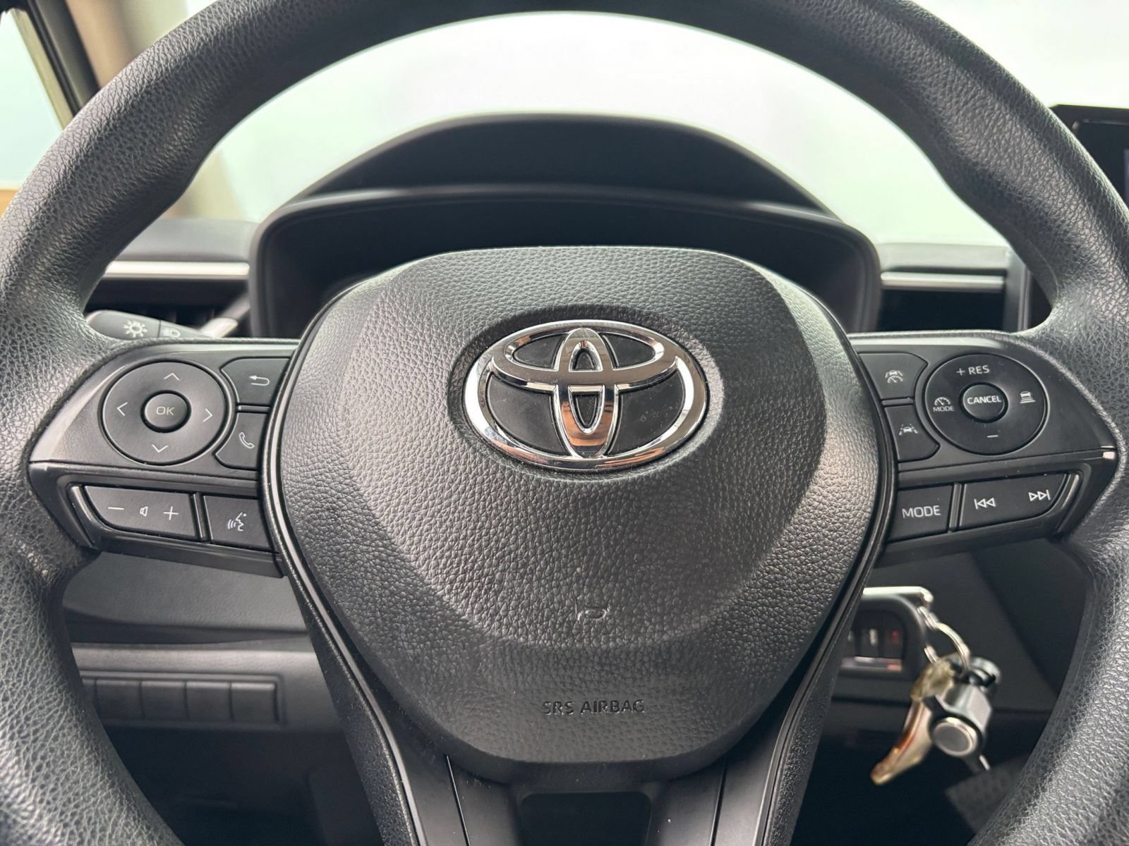 Used 2025 Toyota Corolla LE FWD image 25