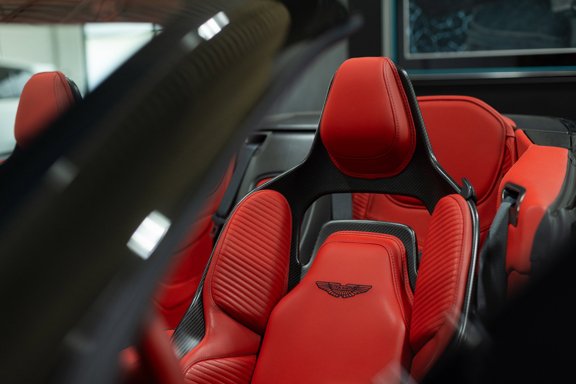 Used 2023 Aston Martin DBS Superleggera Volante image 13