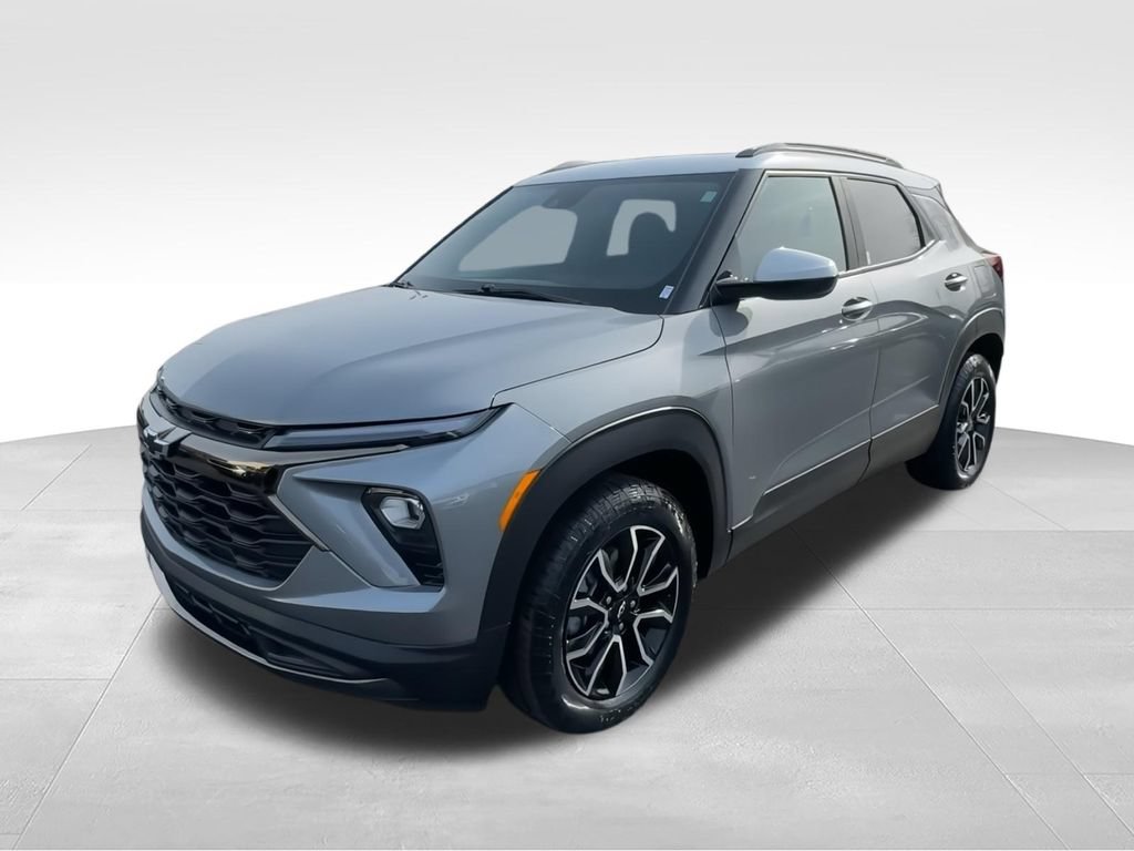 Used 2025 Chevrolet TrailBlazer ACTIV w/ Convenience Package AWD/4WD image 4