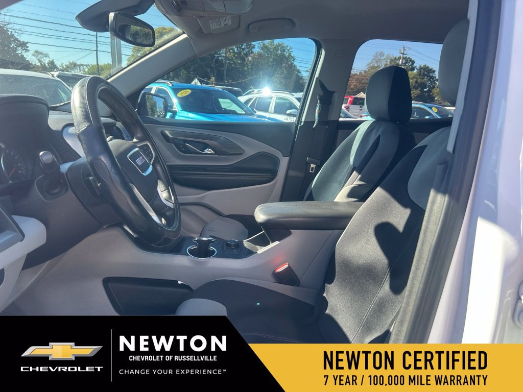 Used 2024 GMC Terrain SLE FWD image 4