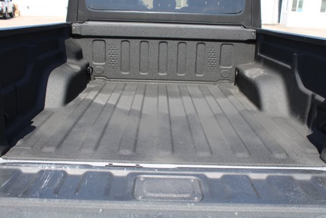 Used 2023 Jeep Gladiator Rubicon w/ Trailer Tow Package AWD/4WD image 14