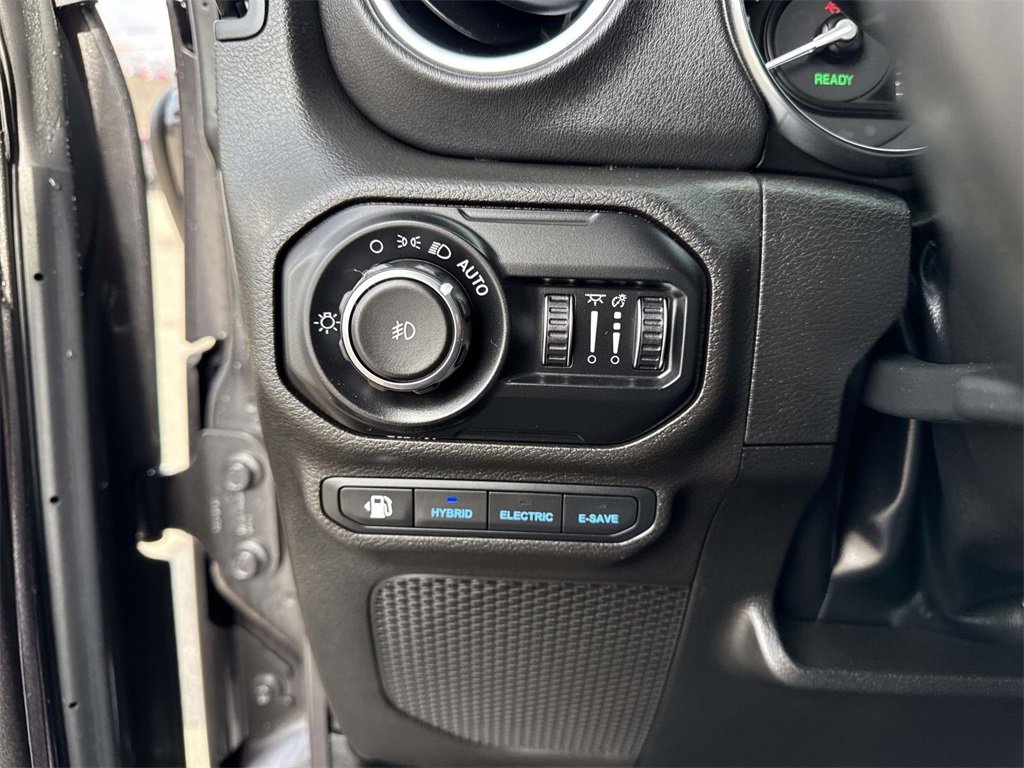 Used 2021 Jeep Wrangler Unlimited Sahara w/ Cold Weather Group image 12