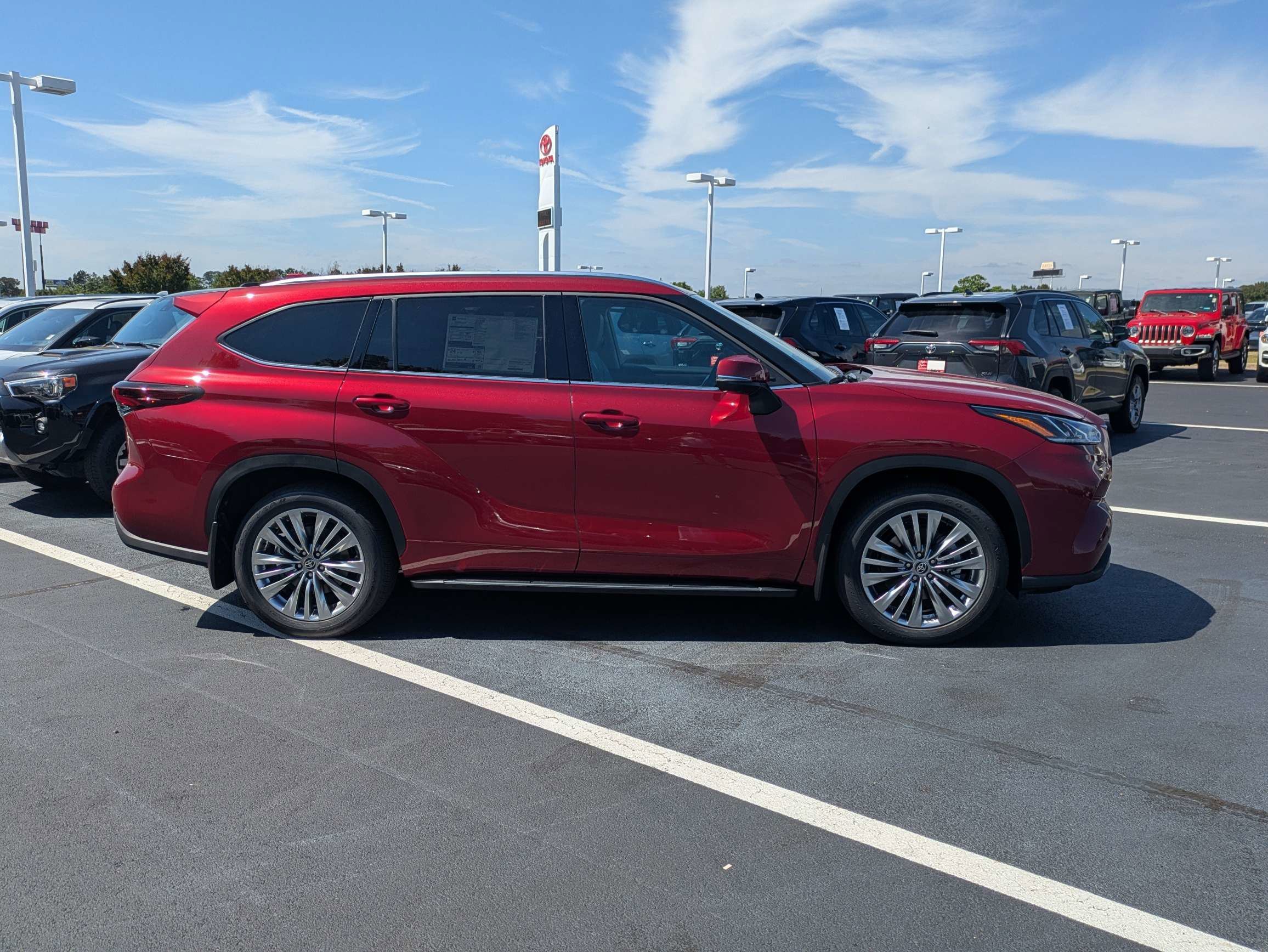 New 2026 Toyota Highlander Platinum AWD/4WD image 3