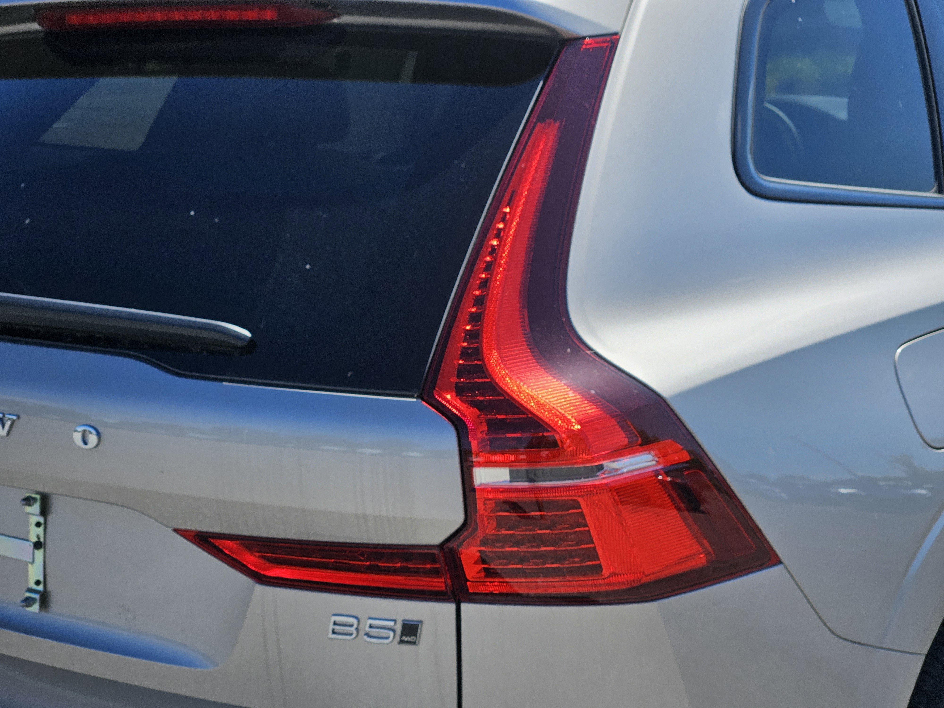 New 2025 Volvo XC60 B5 Plus w/ Protection Package Premier image 10