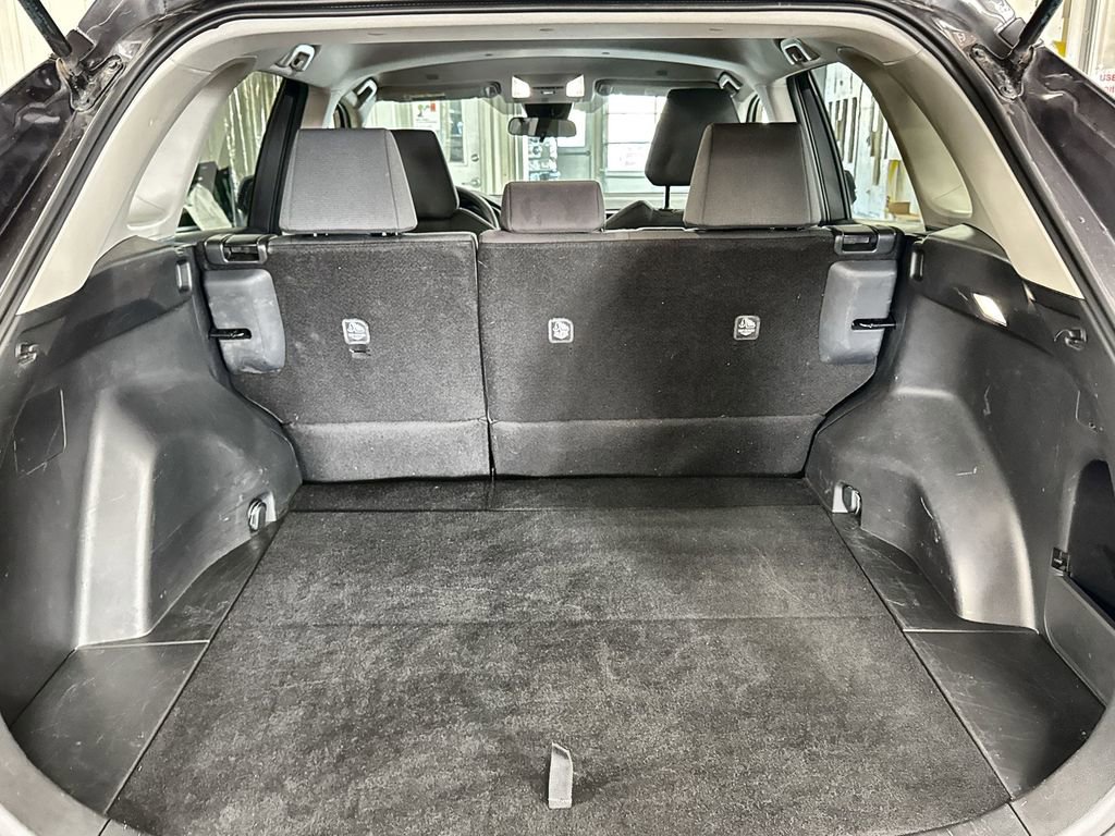 Used 2025 Toyota RAV4 XLE image 28