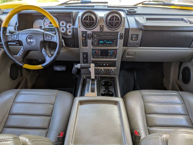 Used 2004 HUMMER H2 w/ Preferred Equipment Group image 16