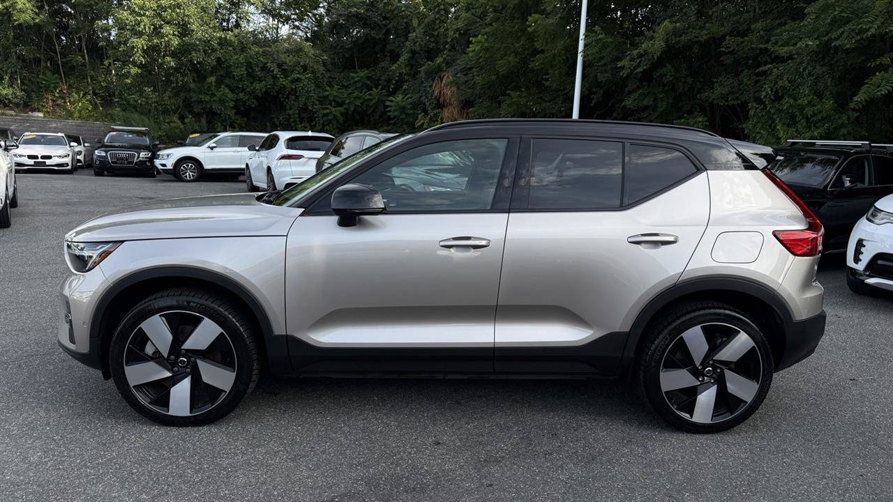 Used 2023 Volvo XC40 Recharge Ultimate AWD/4WD image 11