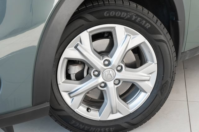 Used 2023 Honda HR-V LX image 2