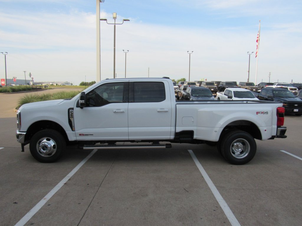 New 2027 Ford F350 Lariat AWD/4WD image 3