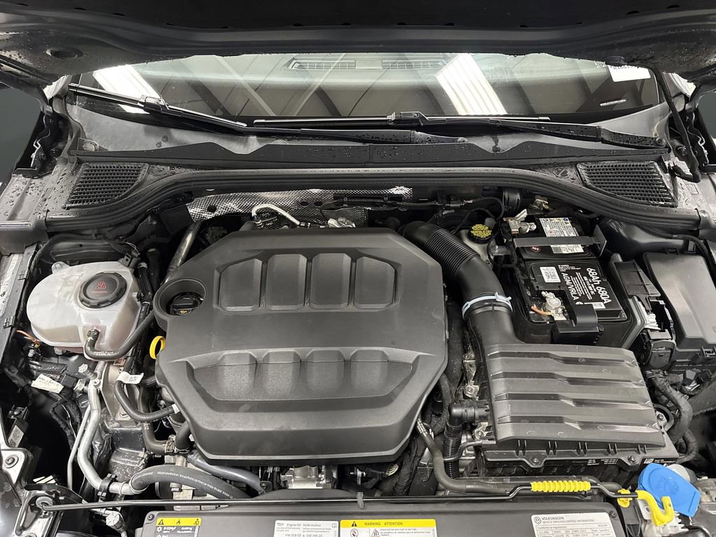 Used 2022 Volkswagen GTI SE image 37