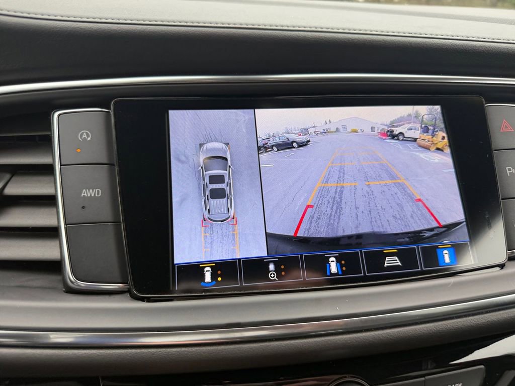 Used 2023 Buick Enclave Avenir image 17