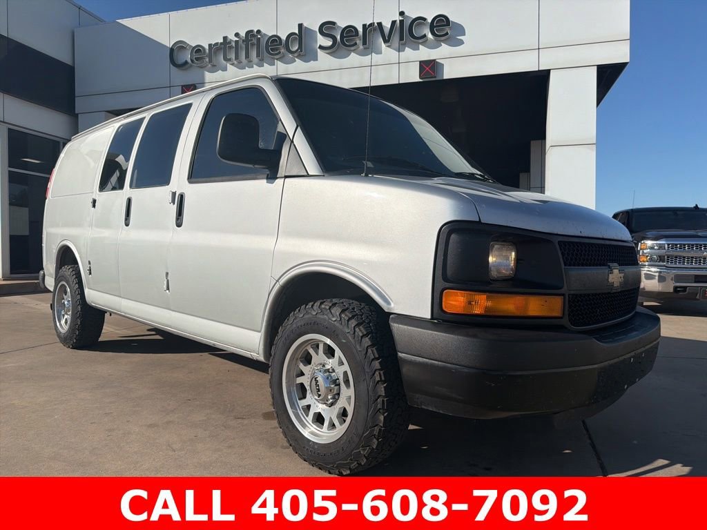 Used 2016 Chevrolet Express 2500 RWD image 1