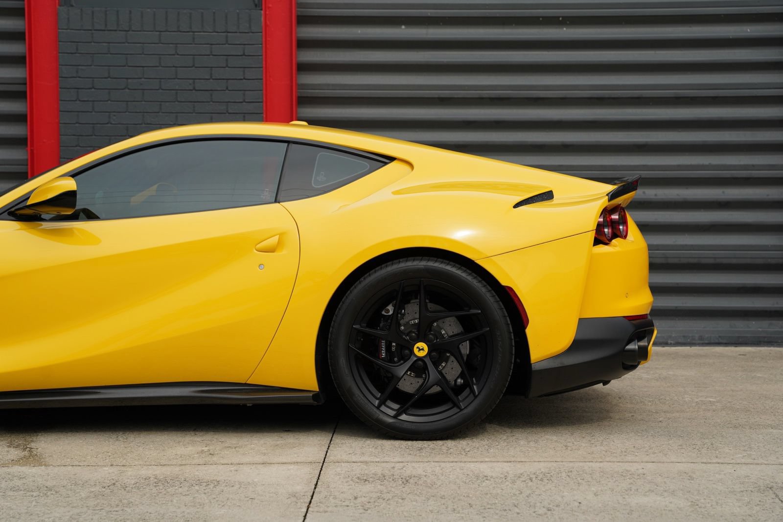 Used 2019 Ferrari 812 Superfast RWD image 14