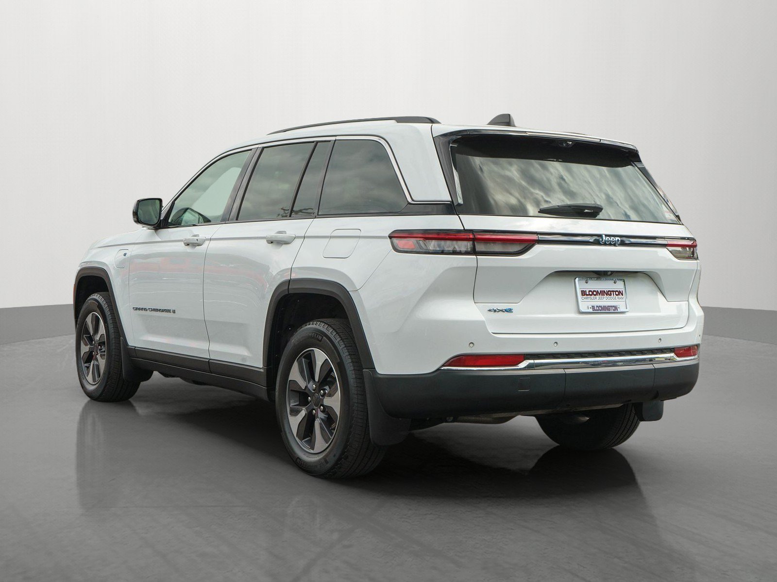Used 2022 Jeep Grand Cherokee Limited 4xe w/ Luxury Tech Group II AWD/4WD image 5