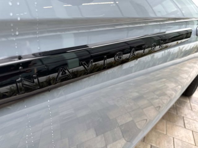New 2026 Lincoln Navigator L Reserve w/ Jet Appearance Package image 8