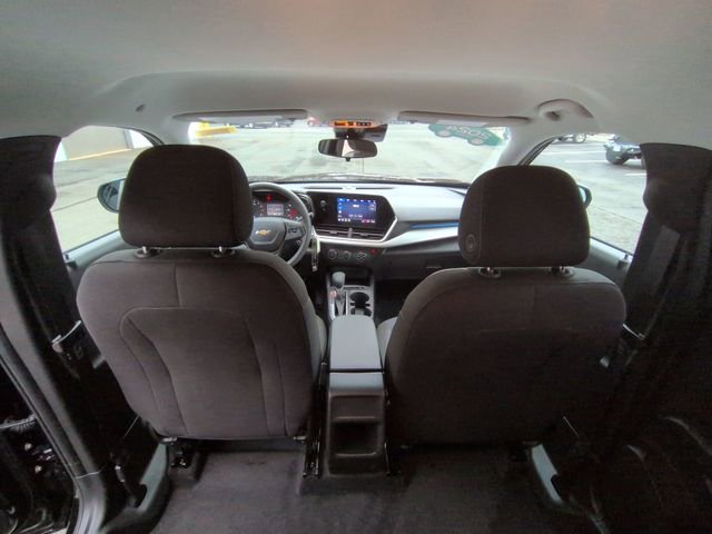 Used 2024 Chevrolet Trax LS image 19