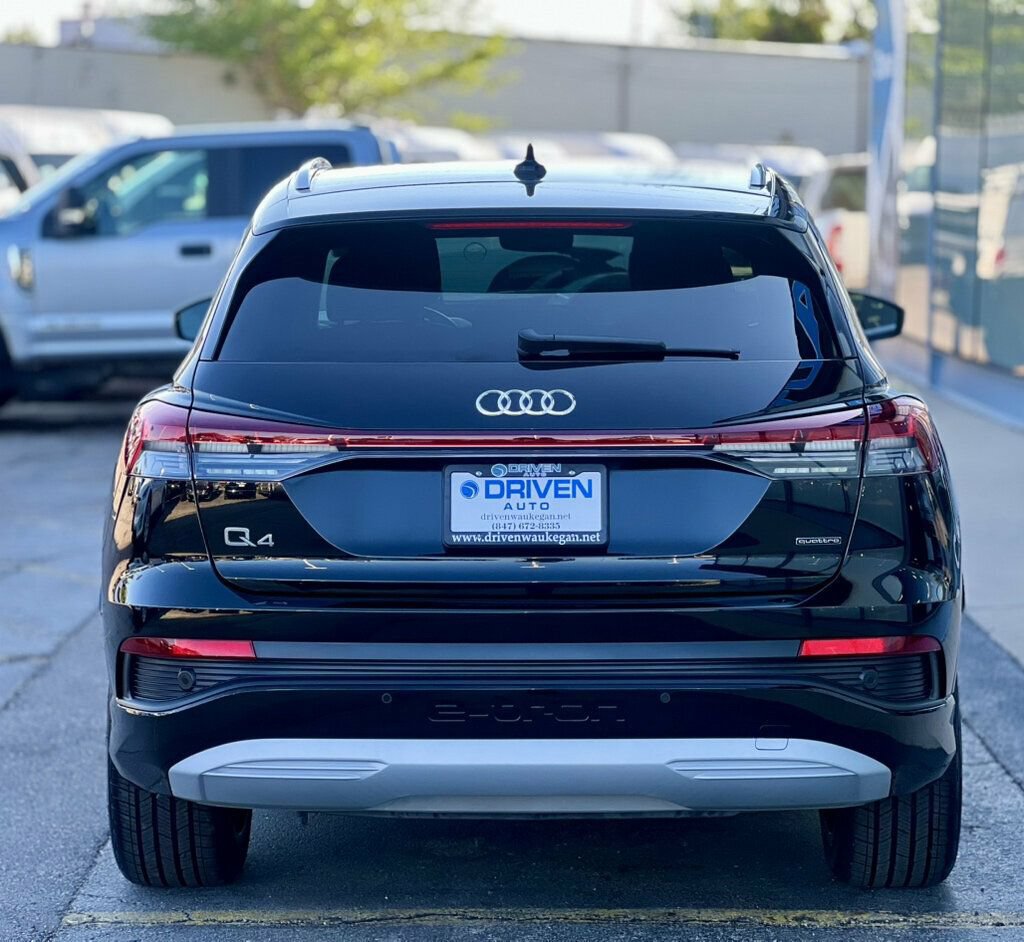 Used 2022 Audi Q4 e-tron Premium Plus w/ Premium Plus AWD/4WD image 4