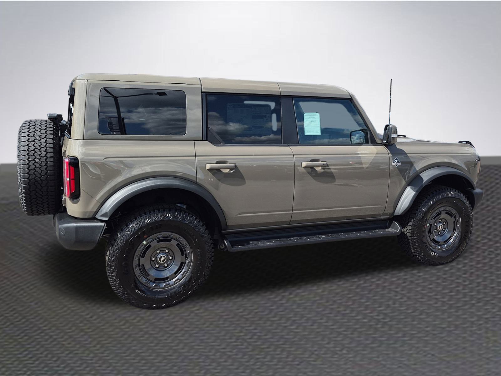 New 2025 Ford Bronco Outer Banks w/ Sasquatch Package image 4