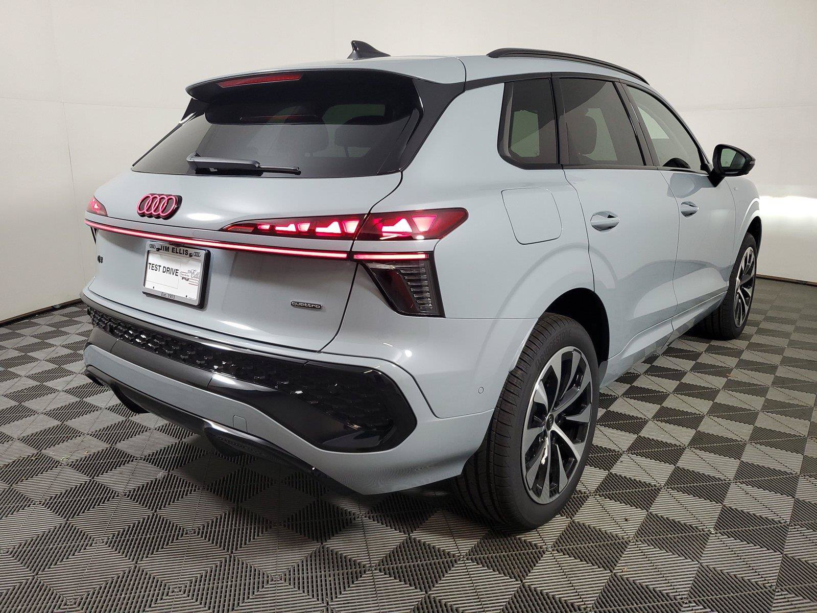 New 2026 Audi Q3 quattro 2.0T AWD/4WD image 6