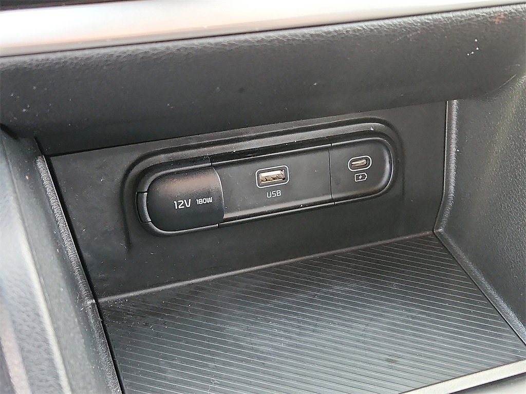 Certified 2025 Kia Sportage LX image 24