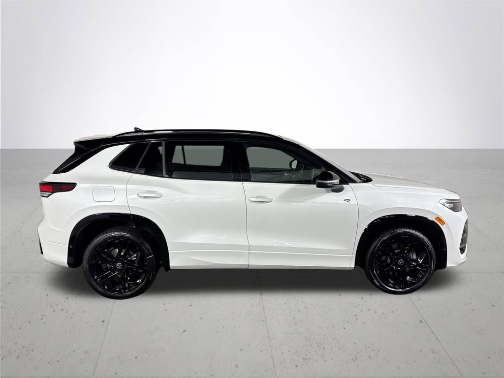 New 2025 Volkswagen Tiguan SE R-Line image 5