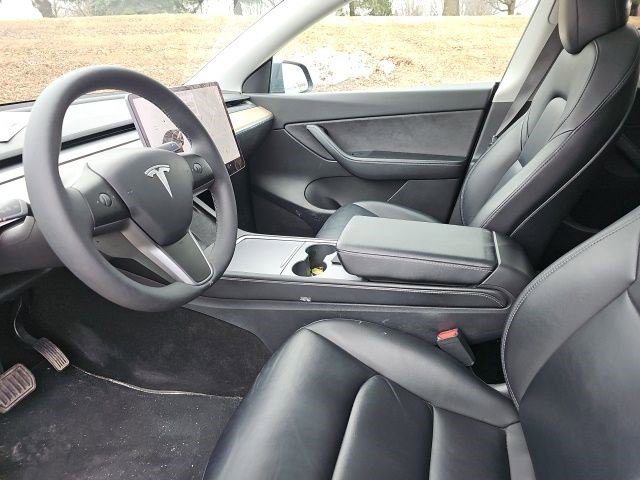 Used 2021 Tesla Model Y Long Range image 16