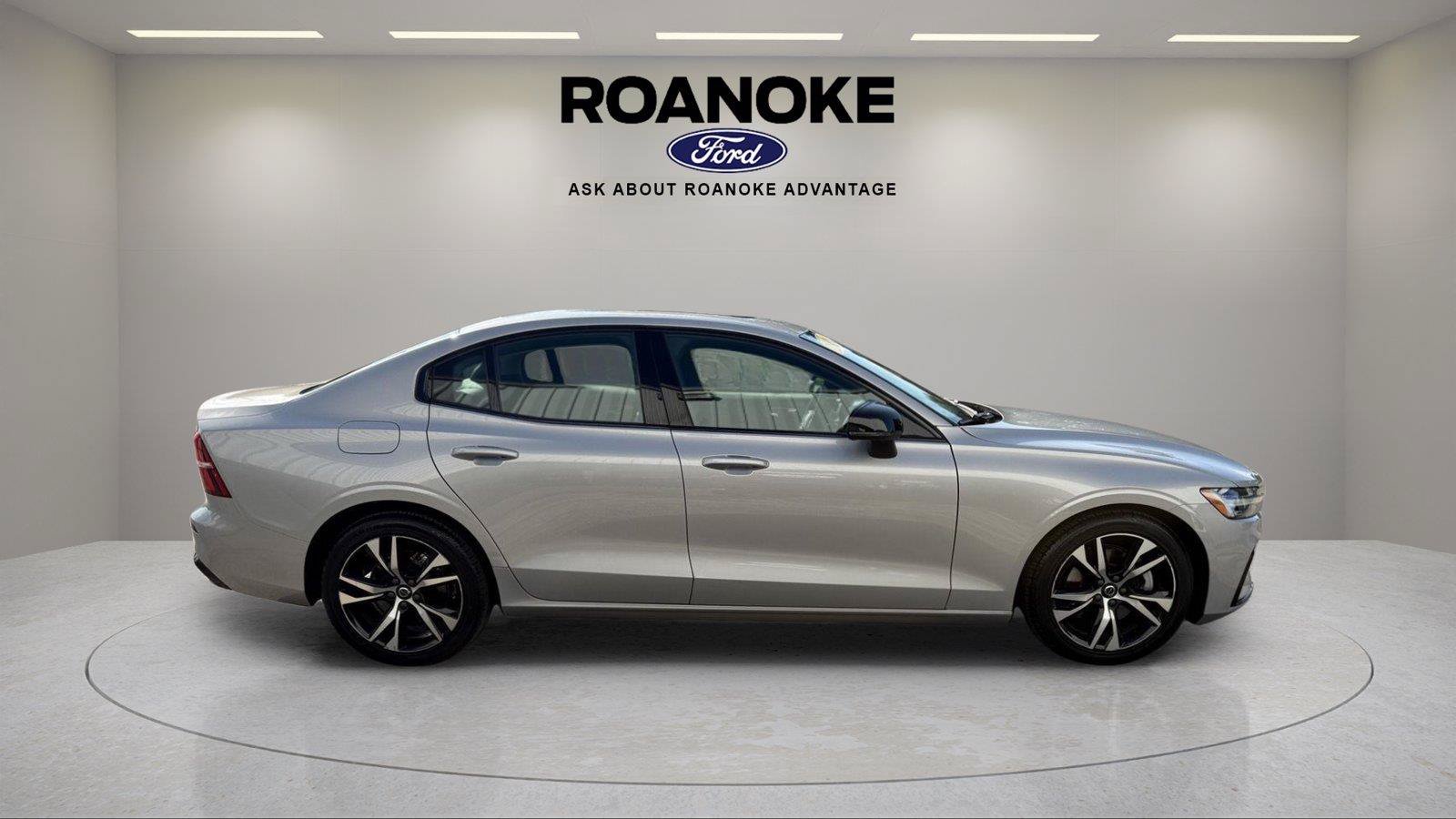 Used 2024 Volvo S60 B5 Core FWD image 15