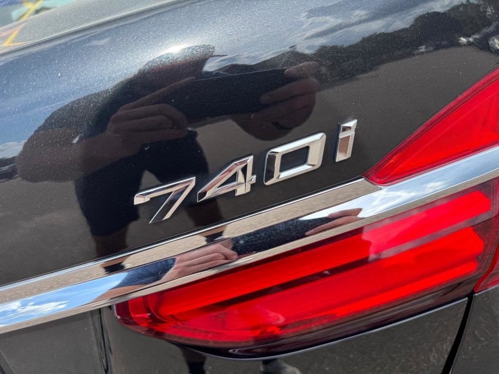 Used 2017 BMW 740i xDrive image 18