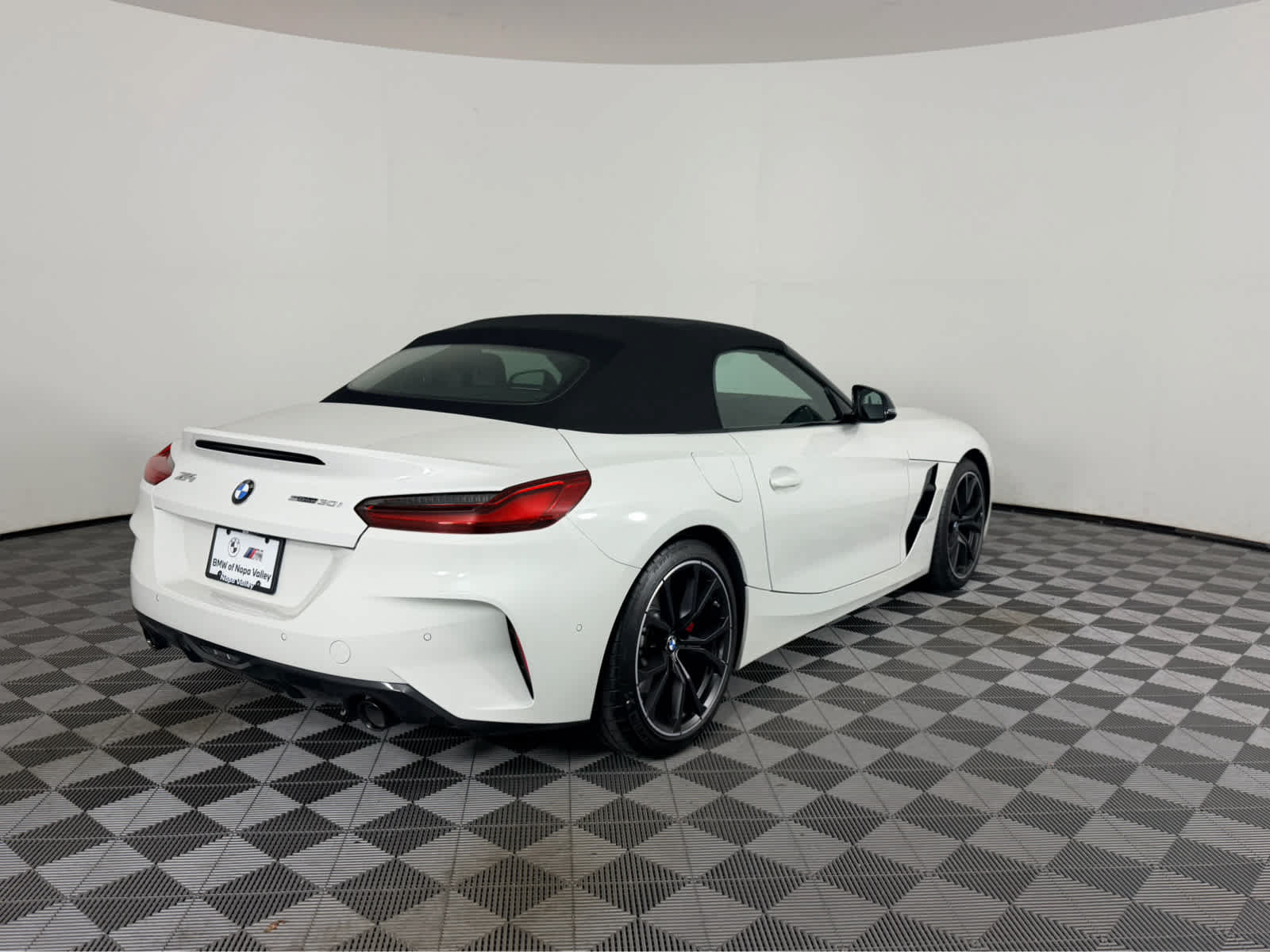 Used 2026 BMW Z4 sDrive30i w/ Premium Package RWD image 3