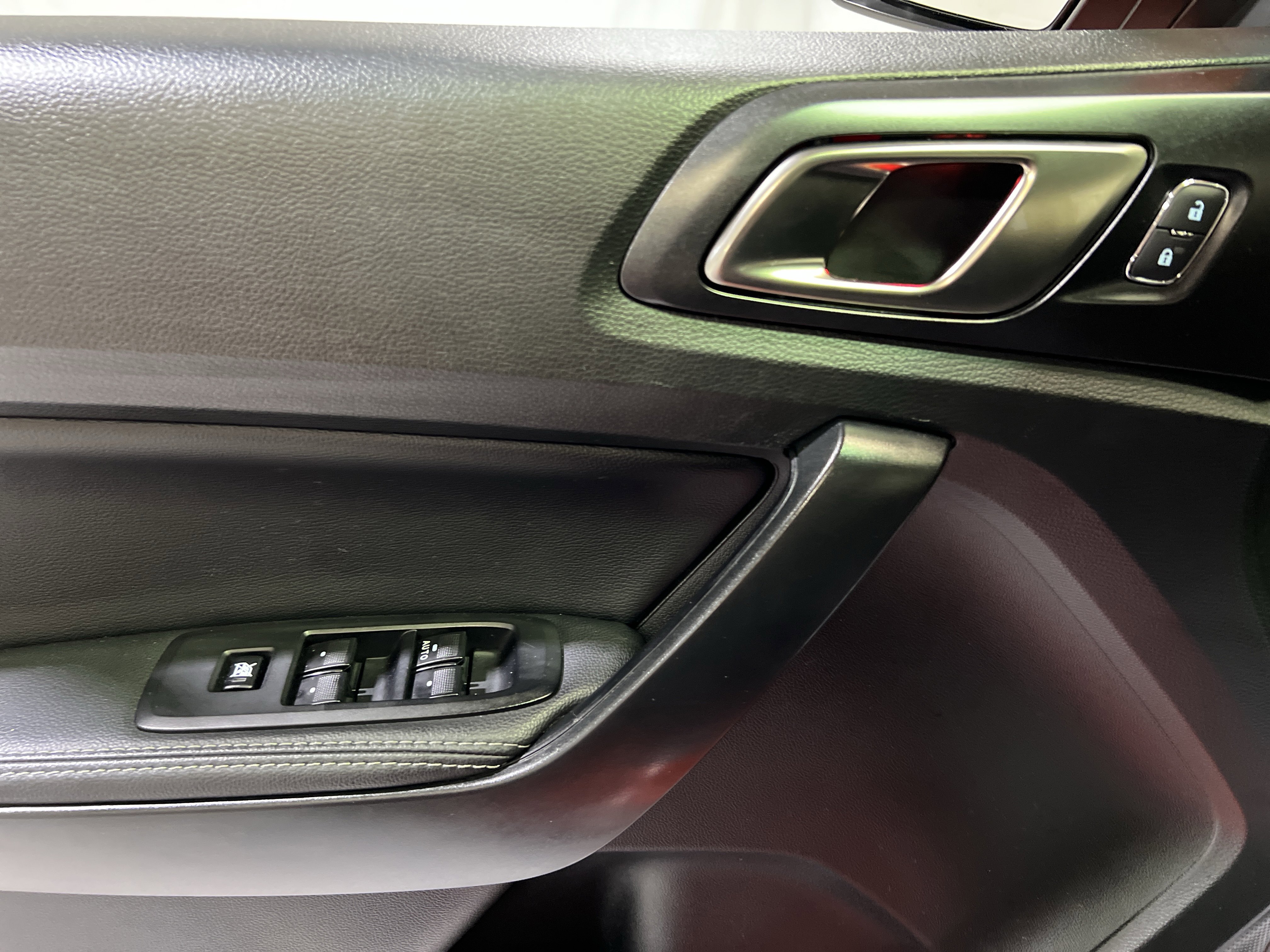 Used 2022 Ford Ranger Lariat w/ Tremor Off-Road Package image 24