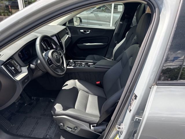 Certified 2025 Volvo XC60 B5 Plus AWD/4WD image 19