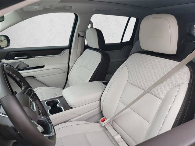 Used 2024 GMC Acadia Denali w/ Super Cruise Package image 13