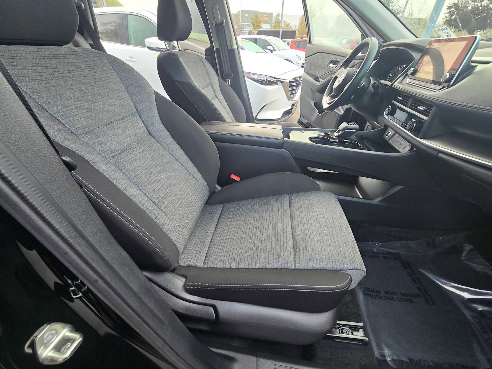 Used 2023 Nissan Rogue SV image 17