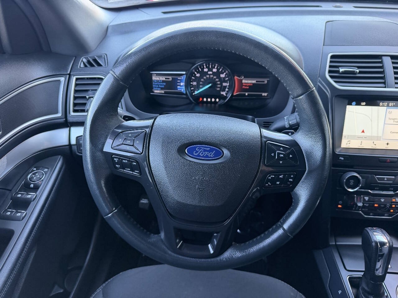 Used 2017 Ford Explorer XLT w/ Equipment Group 201A AWD/4WD image 16