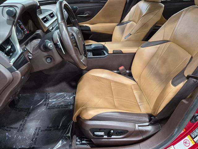 Used 2019 Lexus ES 300h w/ Accessory Package 2 FWD image 17