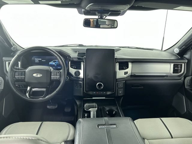 Used 2022 Ford F150 Lightning Platinum AWD/4WD image 21