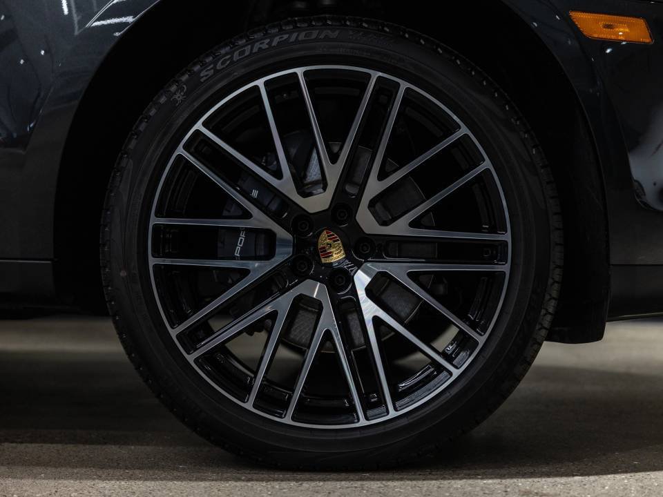 Certified 2026 Porsche Macan AWD/4WD image 22