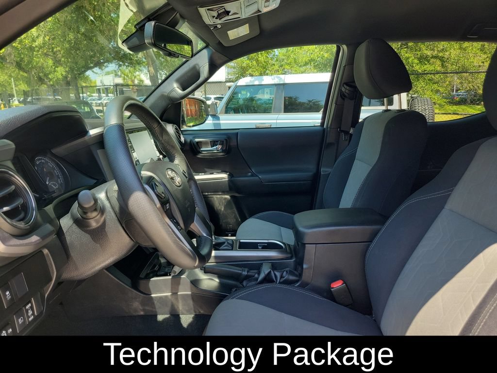 Used 2022 Toyota Tacoma TRD Off-Road w/ Technology Package AWD/4WD image 2