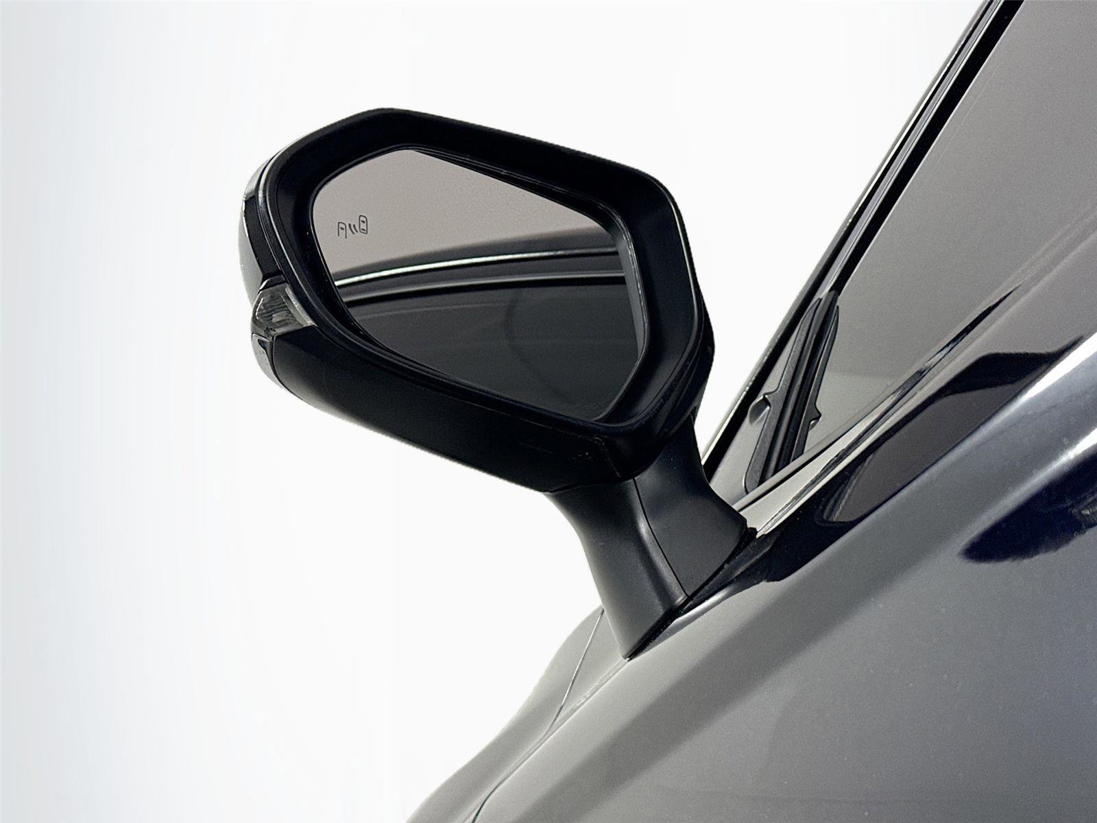 Used 2025 Toyota Camry LE w/ Convenience Package image 5