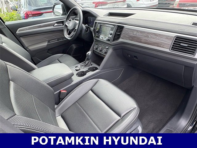 Used 2022 Volkswagen Atlas Cross Sport SE image 14