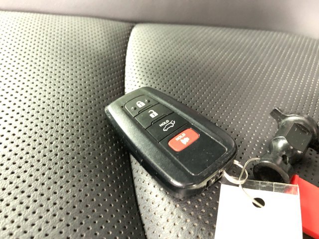 Used 2024 Toyota RAV4 Limited w/ Advanced Technology Package AWD/4WD image 31