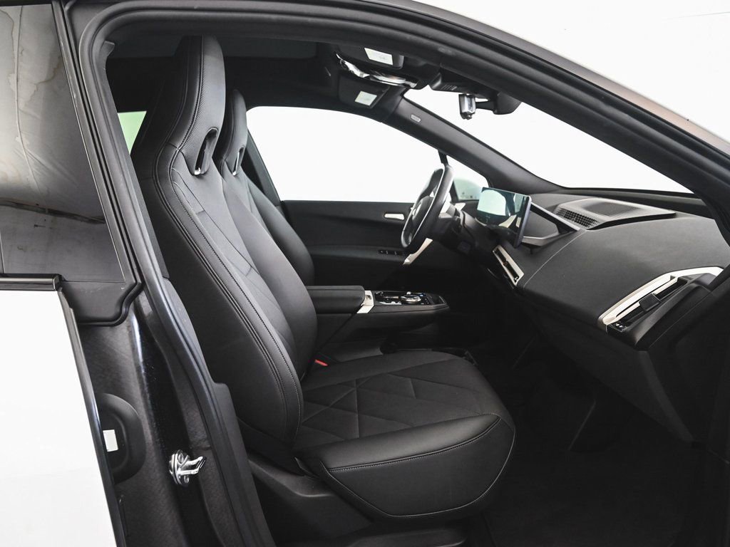 Used 2024 BMW iX xDrive50 w/ Premium Package AWD/4WD image 32