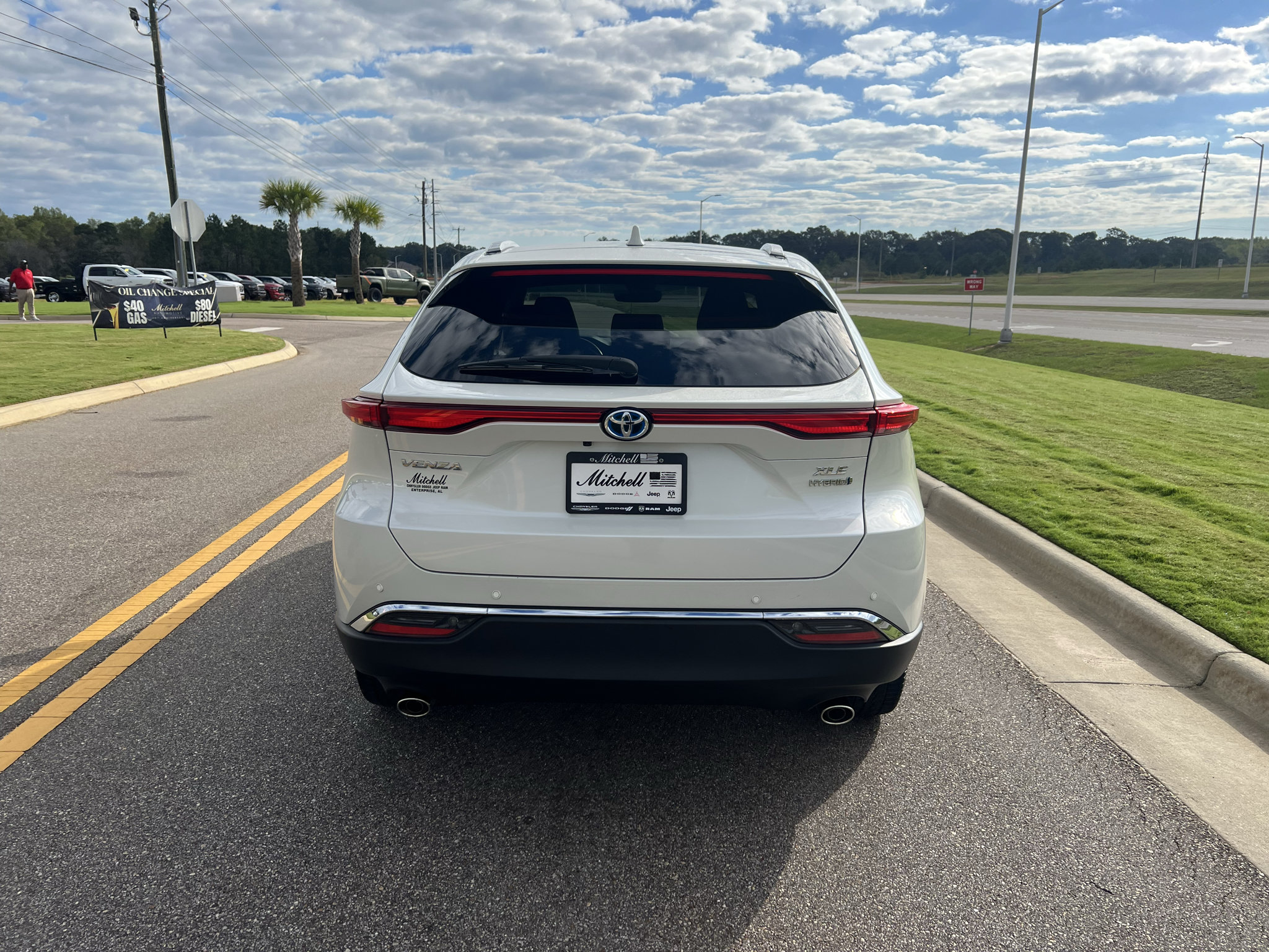 Used 2022 Toyota Venza XLE AWD/4WD image 8