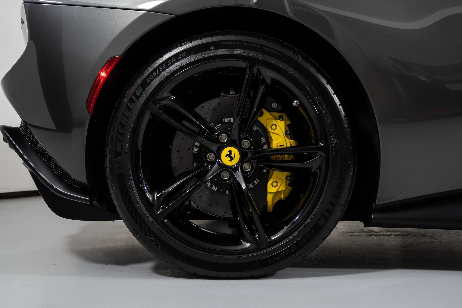 Used 2023 Ferrari 296 GTS RWD image 20