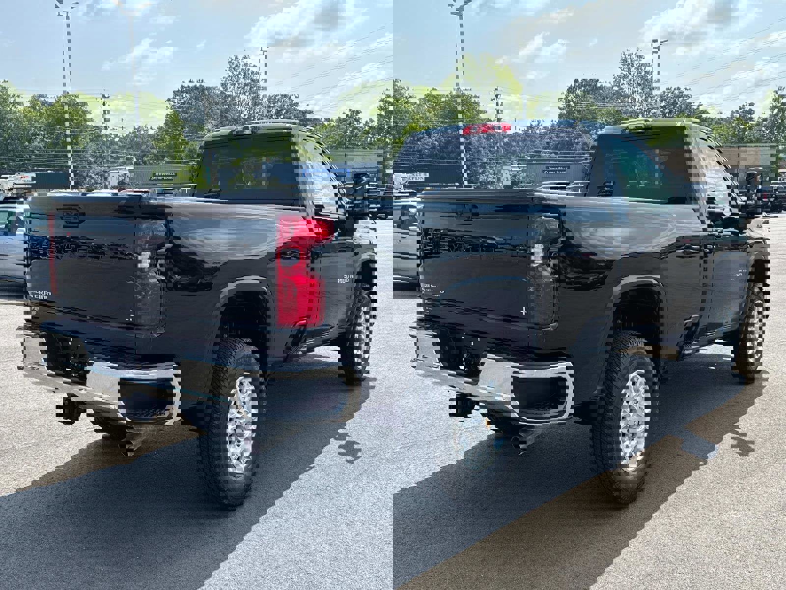 New 2025 Chevrolet Silverado 3500 LT image 10