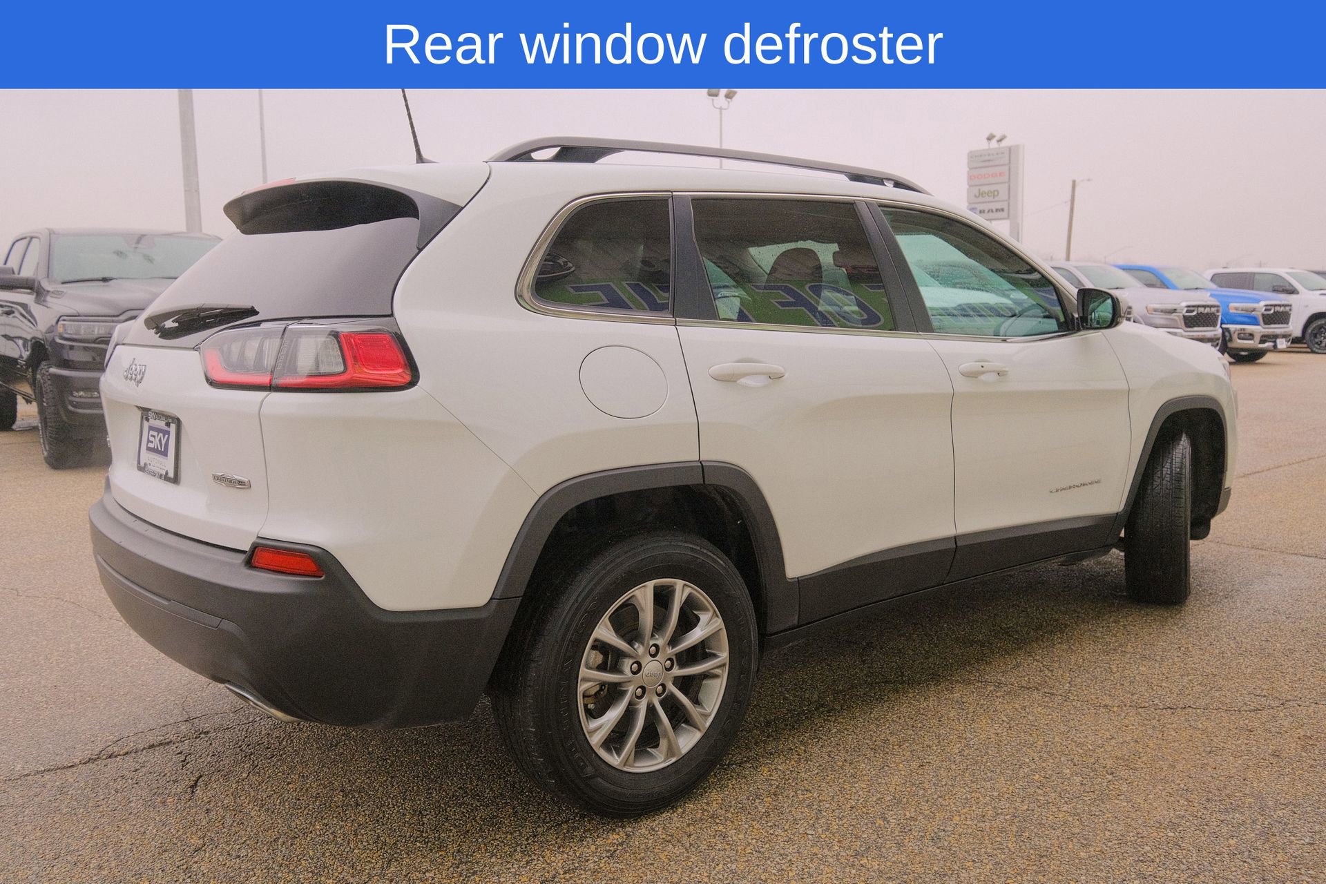 Used 2022 Jeep Cherokee Latitude Lux w/ Sun & Sound Group image 8